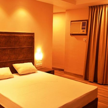 I-Towne' - A Unit Of Hotel Shivam International Деогарх Экстерьер фото