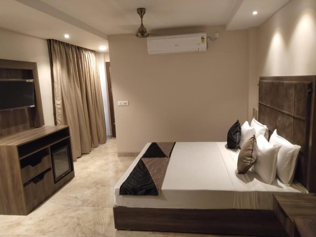 I-Towne' - A Unit Of Hotel Shivam International Деогарх Экстерьер фото