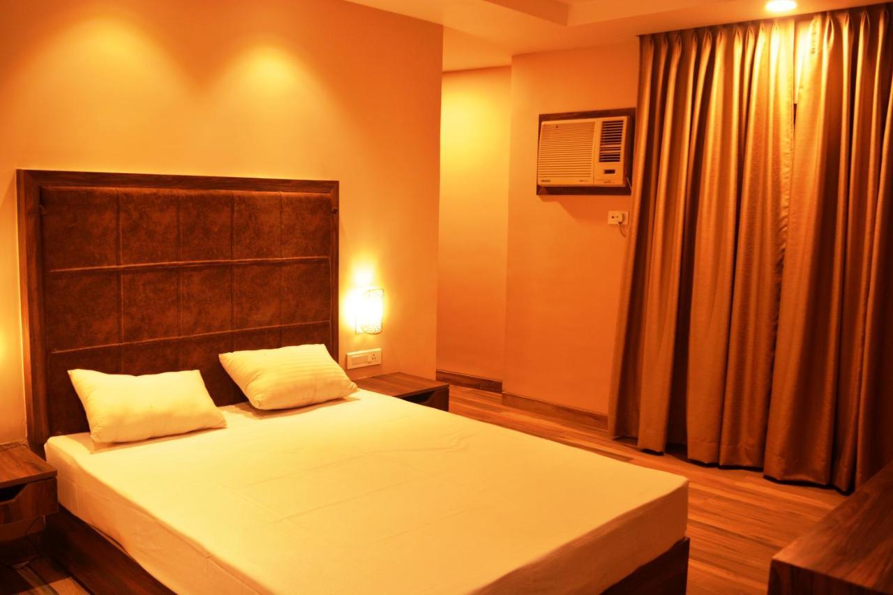 I-Towne' - A Unit Of Hotel Shivam International Деогарх Экстерьер фото