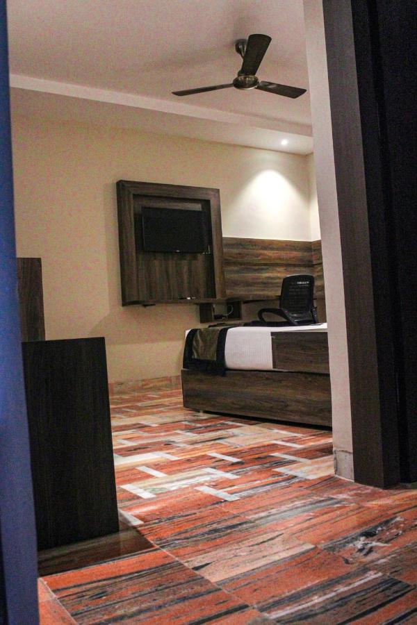 I-Towne' - A Unit Of Hotel Shivam International Деогарх Экстерьер фото